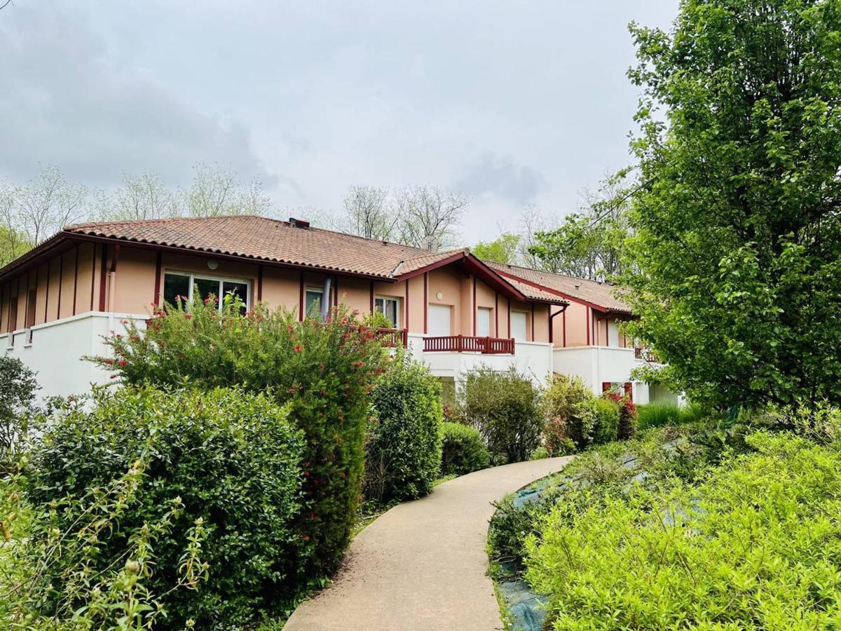 Appartement F2 A Cambo-Les-Bains Avec Piscine, Proche Thermes, Terrasse Et Parking - Fr-1-495-36 Luaran gambar
